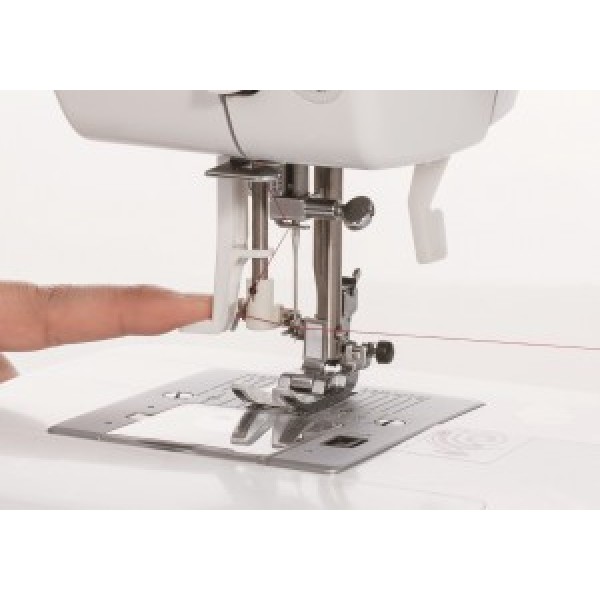 Masina de cusut casnica controlata de computer, compacta cu 197 de modele de cusaturi JUKI HZL-80HP-C