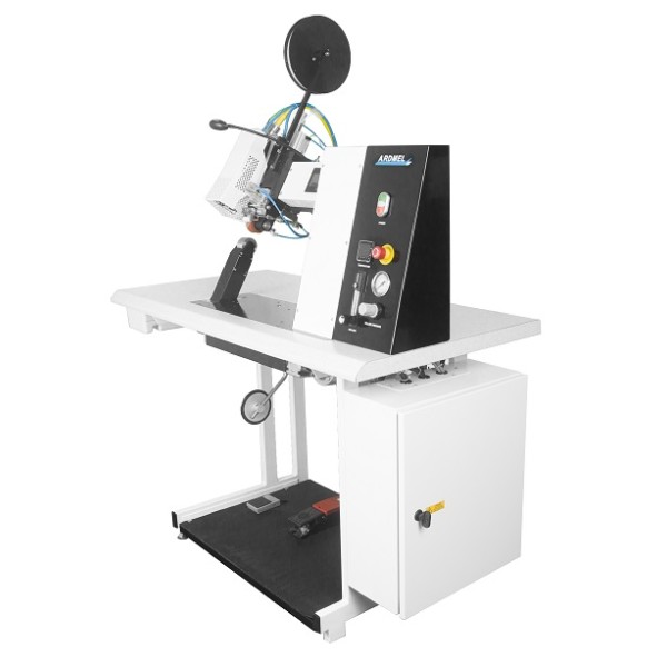 Masina de termolipire / termosudare banda pe cusaturi Ardmel MK901