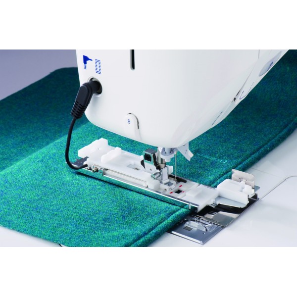 Masina casnica de cusut electronica 155 modele cusaturi Juki HZL-DX3